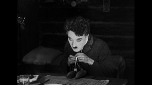 La "danza dei panini" ne "La febbre dell'oro"