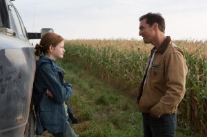 Mackenzie Foy e Matthew McConaughey (Movieplayer)