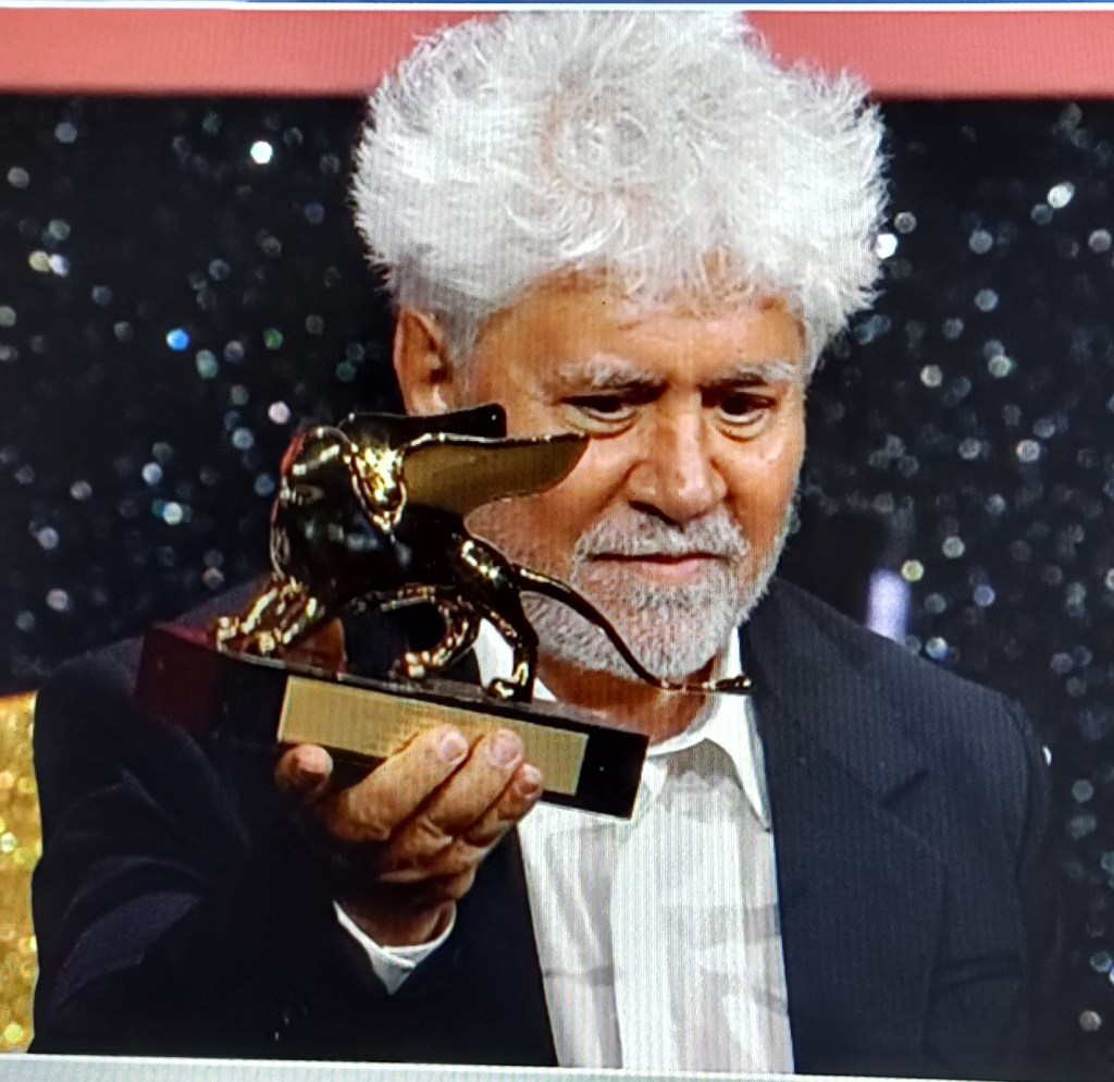 Venezia 81: Leone d’Oro a “The Room Next Door” di Pedro&nbsp;Almodóvar