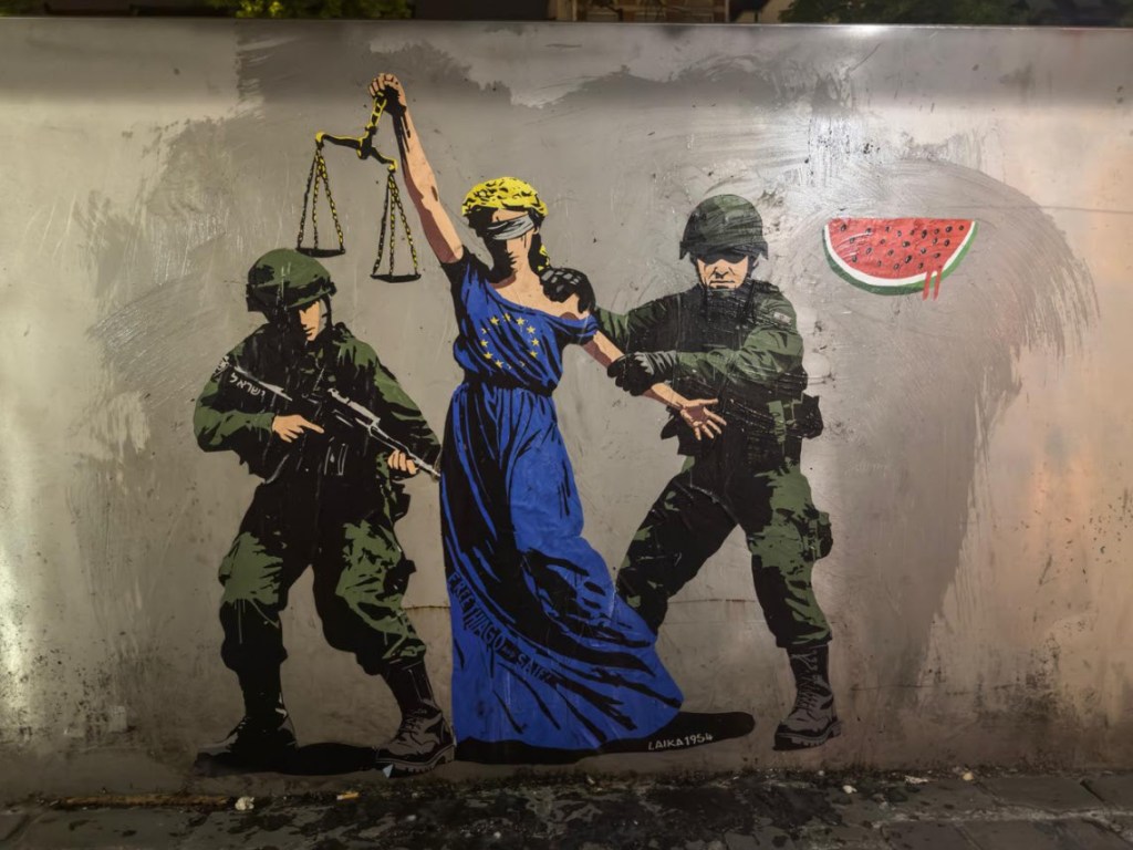 Laika in supporto di “Justice For Palestine”: opere a Roma e Bruxelles per la fine dell’accordo di associazione tra UE e&nbsp;Israele