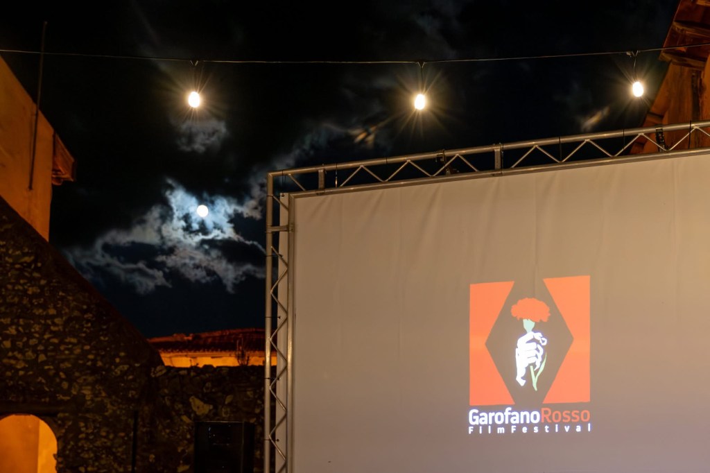 Forme di Massa d’Albe (AQ): dall’1 al 6 settembre  la sesta edizione del Garofano Rosso Film Festival, il cinema che rompe i muri torna tra gli&nbsp;Appennini