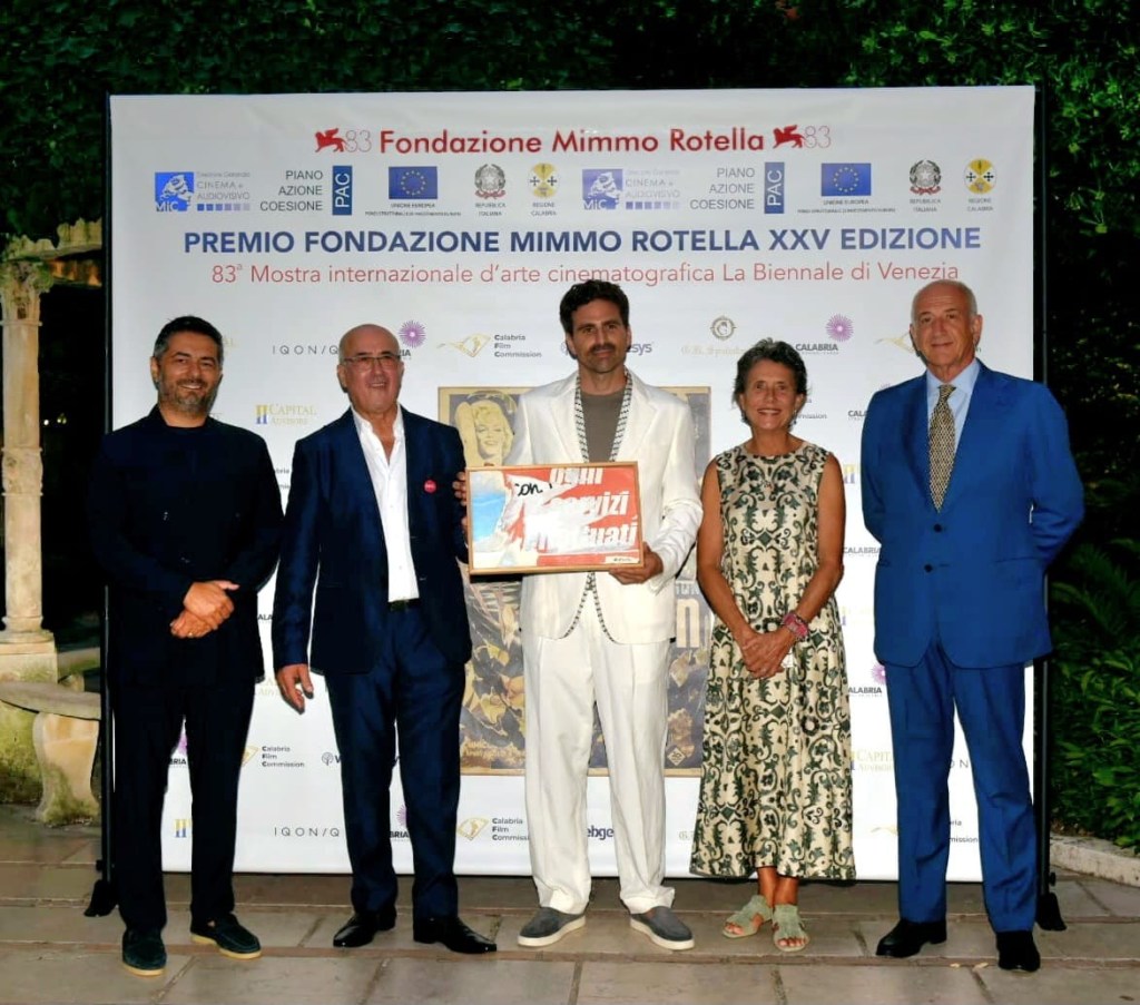 Venezia 83: ad Andrea Pallaoro il Premio Fondazione Mimmo Rotella per “The Echo Chamber”