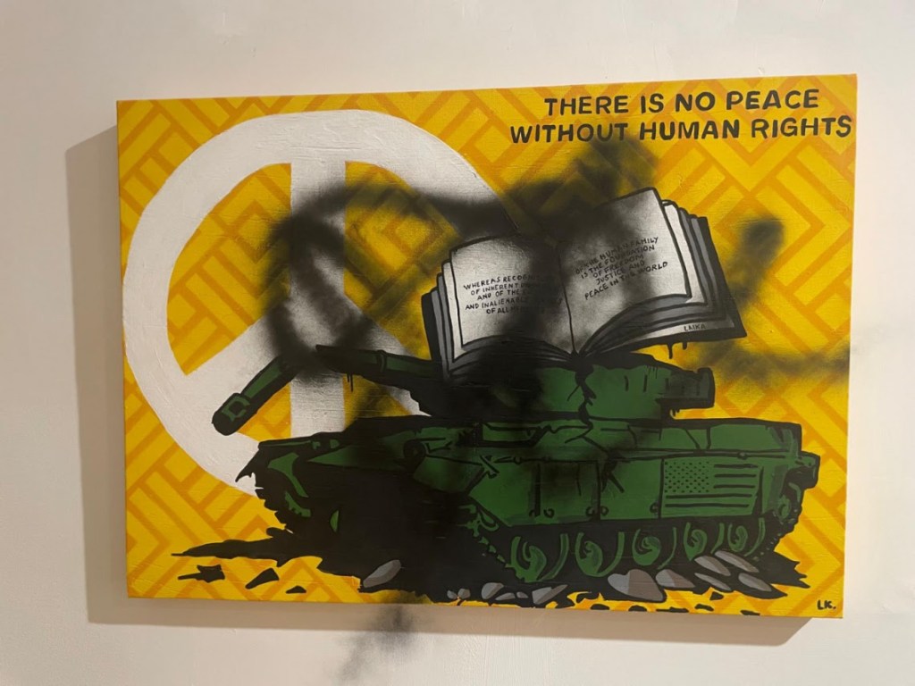 Roma, aggressione alla Galleria Rosso20sette: minacciato il gallerista, imbrattate le opere di&nbsp;Laika